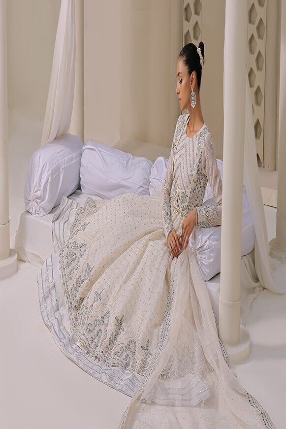 SELENE – IVORY WITH SILVER